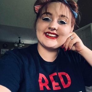 Meet your Posher, Chloe